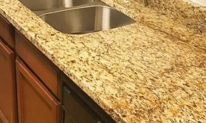 Is vinegar safe for quartz countertops?